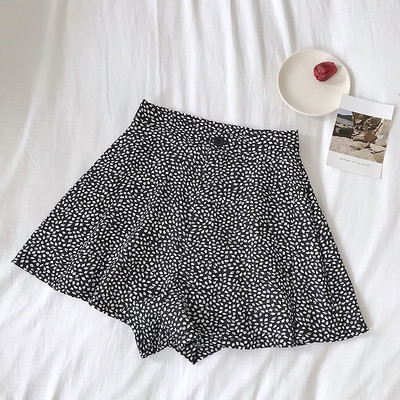 Pantaloni scurti de dama cu talie inalta in trei culori