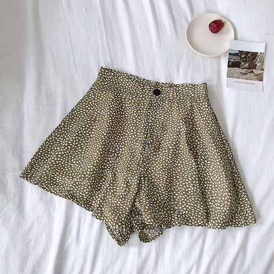 Pantaloni scurti de dama cu talie inalta in trei culori