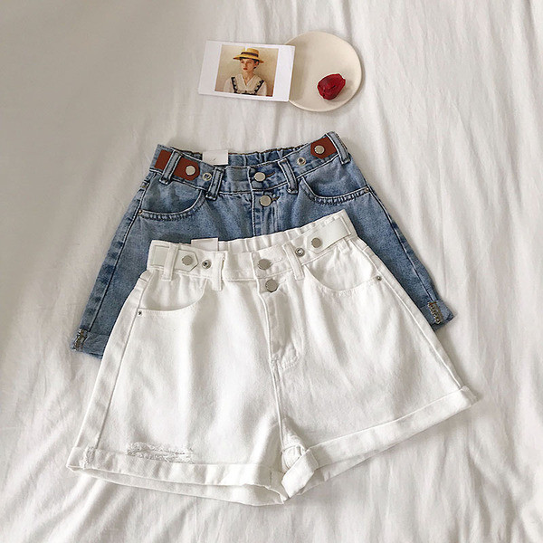 Pantaloni scurti moderni de dama cu talie inalta in albastru si alb