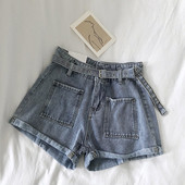 Pantaloni scurți de damă din denim cu buzunare în albastru