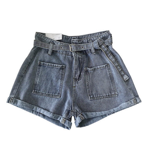 Pantaloni scurți de damă din denim cu buzunare în albastru