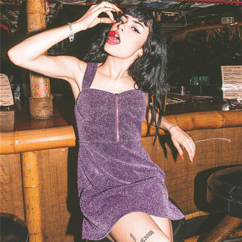 Modern női ruha cipzárral, fényes hatású lila színben