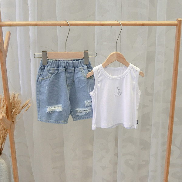 Model nou de blugi pentru copii cu motive rupte in albastru pentru baieti