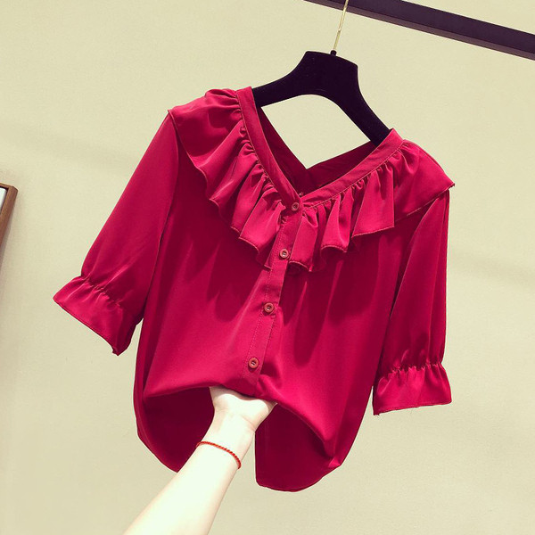 Stílusos női ing V-nyakú és rövid ujjú