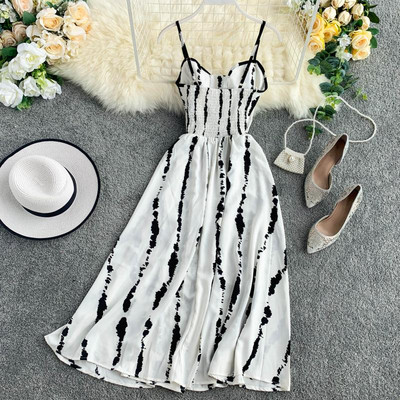 Rochie lungă de damă cu bretele subțiri în alb-negru