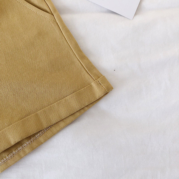 Pantaloni scurti de dama model clasic in mai multe culori