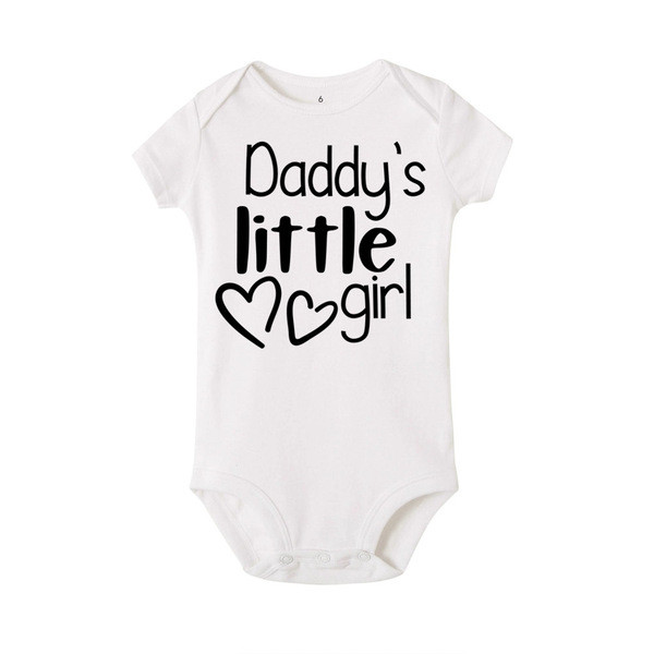 Gyermek test több színű felirattal