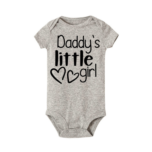 Gyermek test több színű felirattal