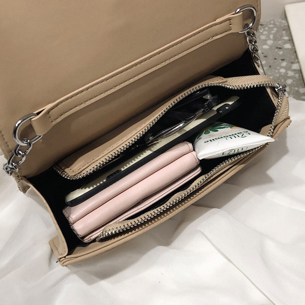 Geanta de dama eleganta cu maner lung si decor metalic