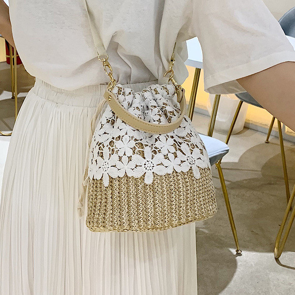 NOU geanta dama tricotata cu dantela - doua modele