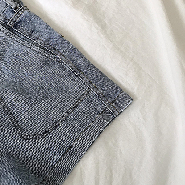 Pantaloni scurți casual de damă din denim cu buzunare