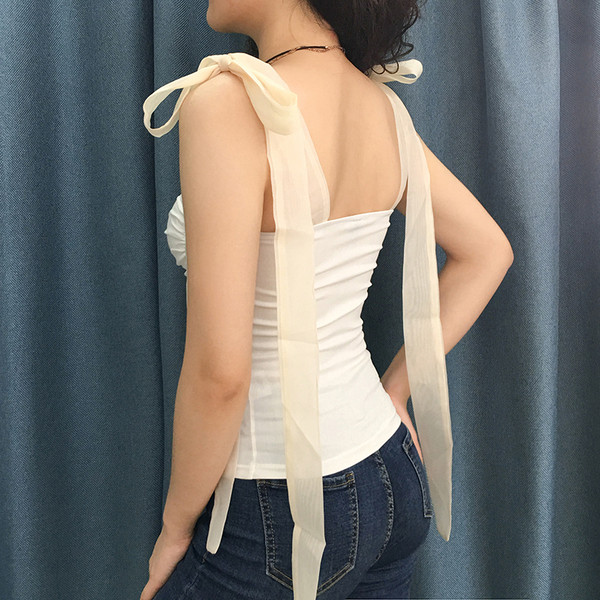 Maieu elegant de damă cu panglici de culoare albă