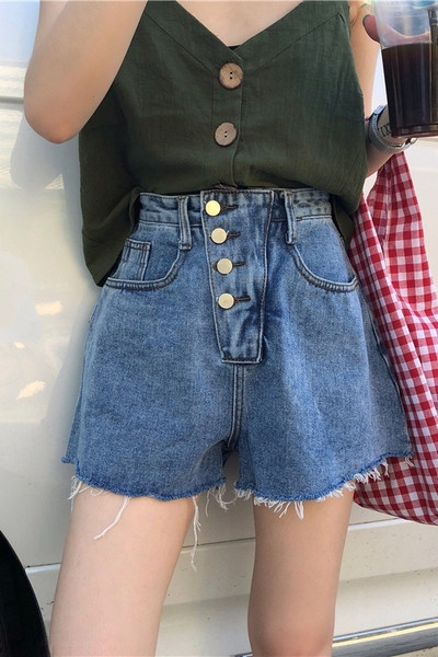 Pantaloni scurți casual model lat cu nasturi