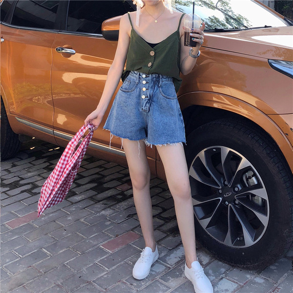 Pantaloni scurți casual model lat cu nasturi