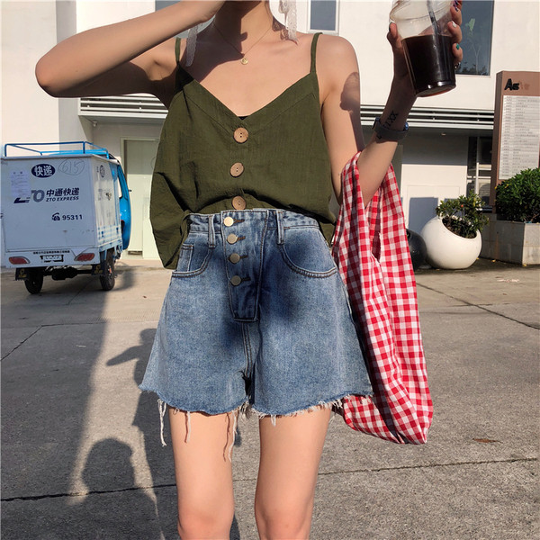 Pantaloni scurți casual model lat cu nasturi