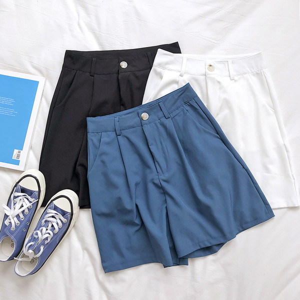 Pantaloni scurti eleganti de dama cu talie inalta in negru, alb si albastru