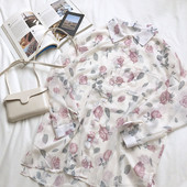 Cămașă modernă de damă cu model floral în alb