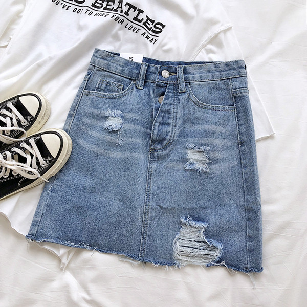 Női farmerszoknya magas derékkal, szakadt motívumokkal