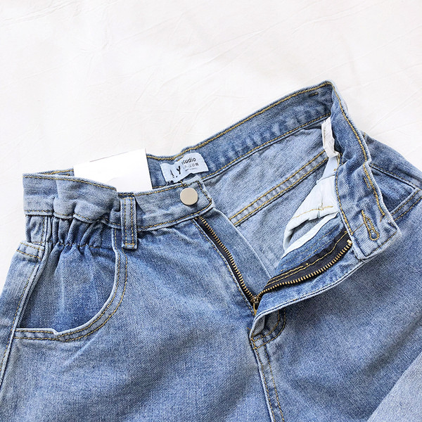 Pantaloni scurți casual din denim în negru și albastru