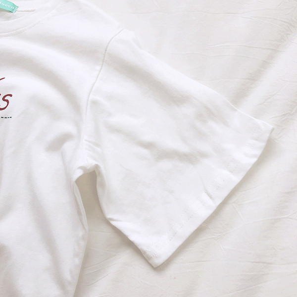 Tricou casual dama cu aplicatie si inscriptie alb si galben