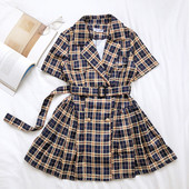 Rochie de dama in carouri croiala cu nasturi si curea