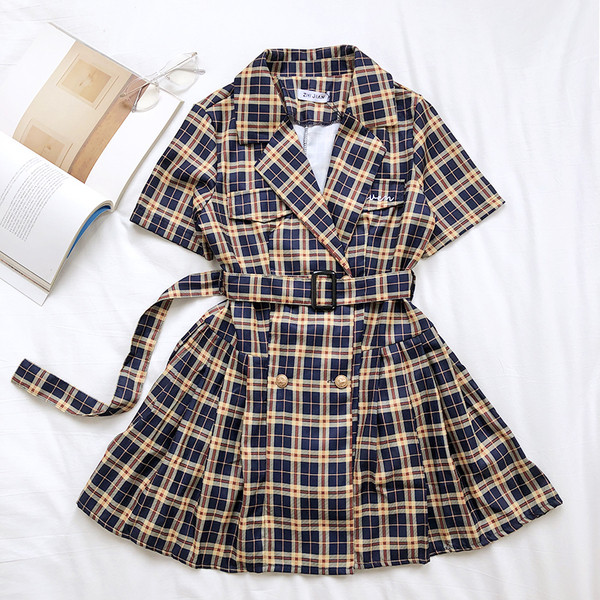 Rochie de dama in carouri croiala cu nasturi si curea