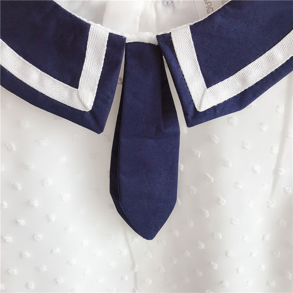 Rochie pentru copii cu decolteu O pentru fete in alb