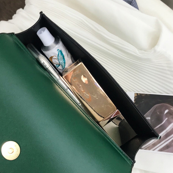 Geanta de dama eleganta din piele ecologica in patru culori cu decor metalic