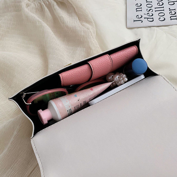 Geanta de dama dreptunghiulara cu inchidere metalica