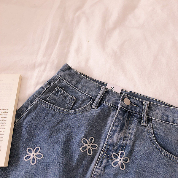 Fusta de dama denim model nou cu broderie in albastru