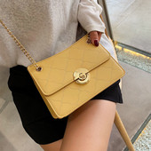 Geanta de dama moderna cu lant metalic in mai multe culori