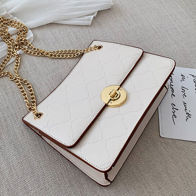 Geanta de dama moderna cu lant metalic in mai multe culori