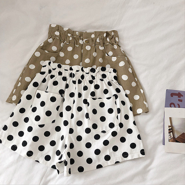 Alkalmi női rövidnadrág elasztikus derékkal, három színben