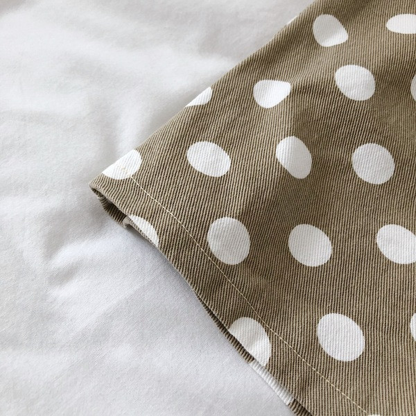 Alkalmi női rövidnadrág elasztikus derékkal, három színben