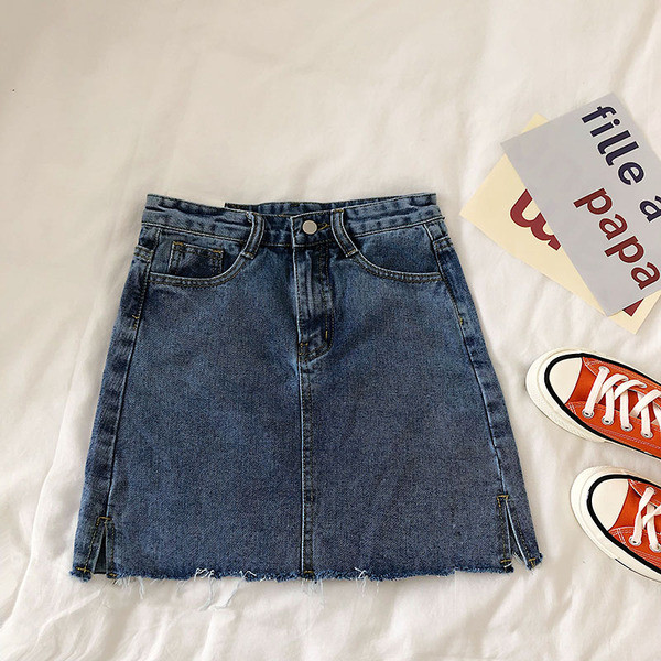 Női farmerszoknya magas derékkal, sötét színben