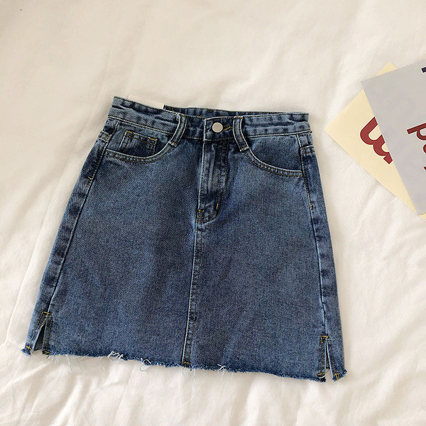 Női farmerszoknya magas derékkal, sötét színben