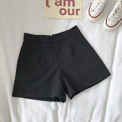 Stílusos női rövidnadrág zsebekkel, négy színben