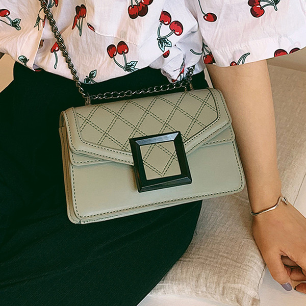 Geanta de dama din piele cu inchidere metalica in mai multe culori