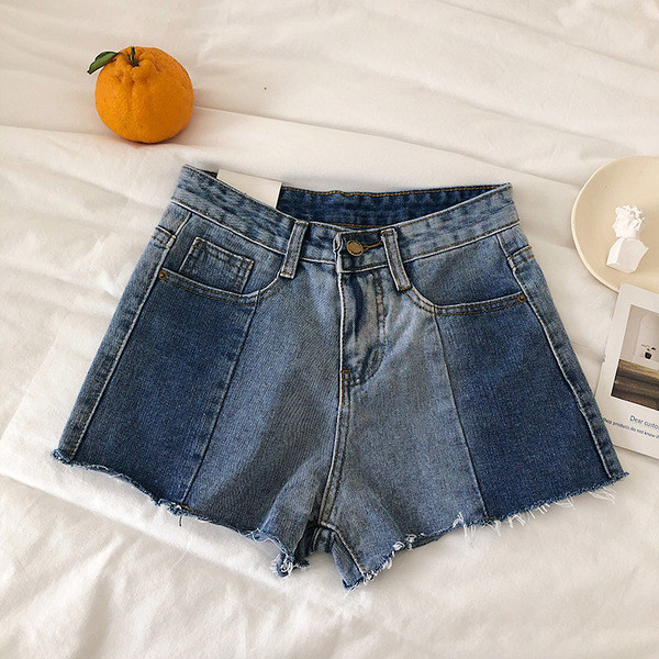 Pantaloni scurți de damă din denim cu buzunare în albastru