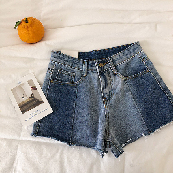 Pantaloni scurți de damă din denim cu buzunare în albastru