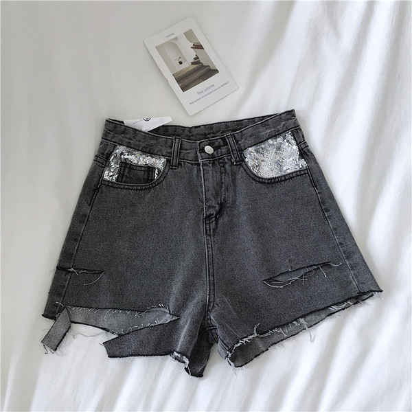 Pantaloni scurți de damă cu un element - paiete în două culori