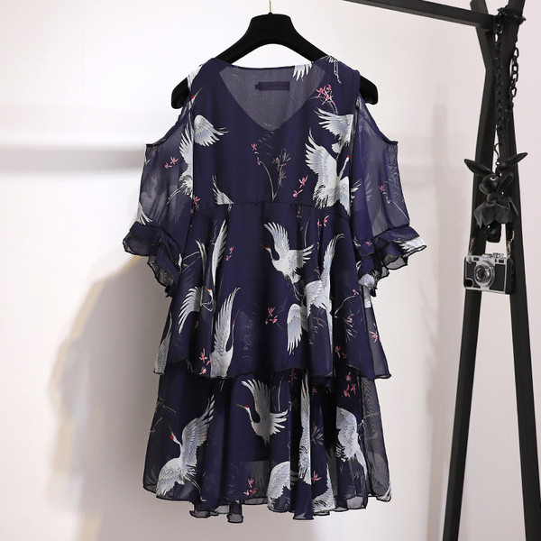 Rochie elegantă de damă, cu umeri goi și decolteu în V, în negru