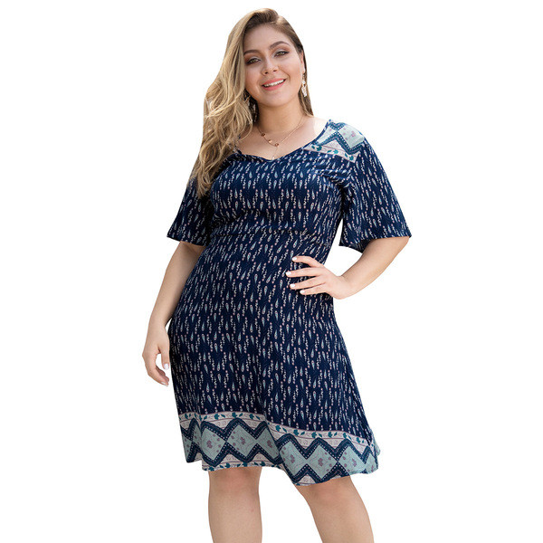 Stílusos női ruha 3/4-es ujjal és V-nyakú kék színben