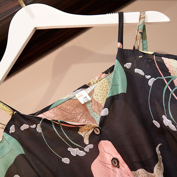 Elegáns női ruha vékony pántokkal, leesett ujjakkal, fekete színben