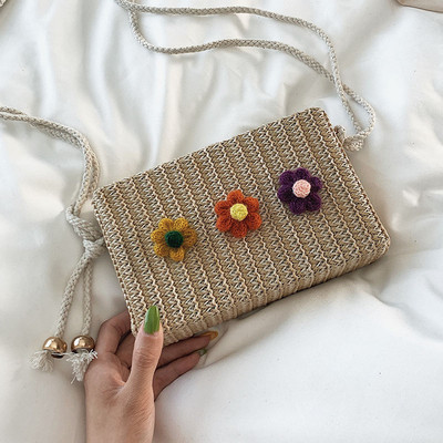 Geanta dama HIT tricotata cu inchidere metalica si decor floral - doua modele