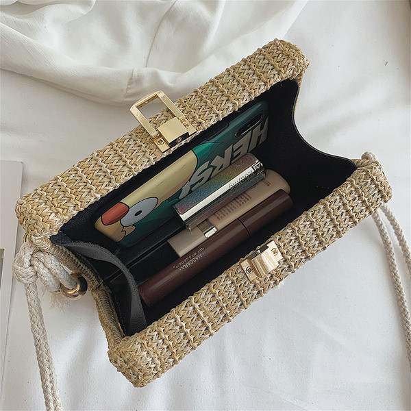 Geanta dama HIT tricotata cu inchidere metalica si decor floral - doua modele