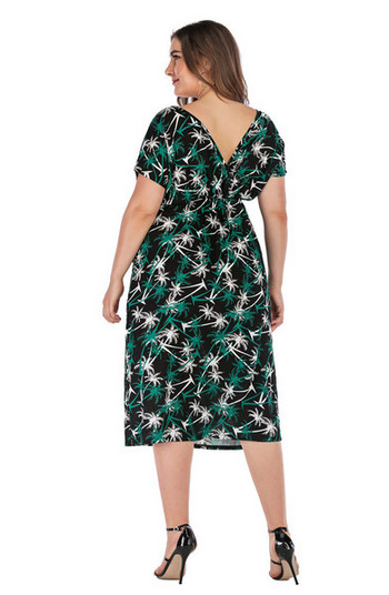 Stílusos női ruha hasítékkal fekete színben