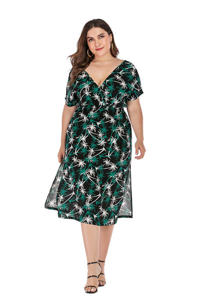 Stílusos női ruha hasítékkal fekete színben