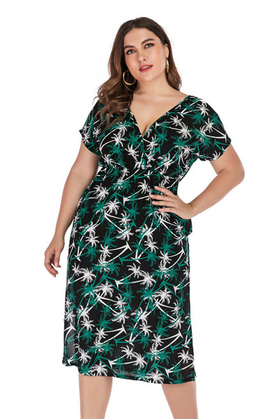 Stílusos női ruha hasítékkal fekete színben