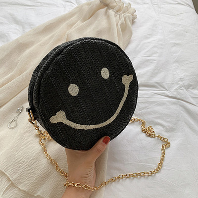 ÚJ női táska kerek formában és hímzéssel